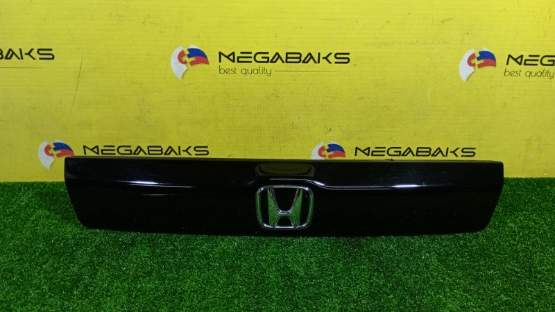 Накладка 5-й двери HONDA STREAM RN8 R20A 2013 (б/у)