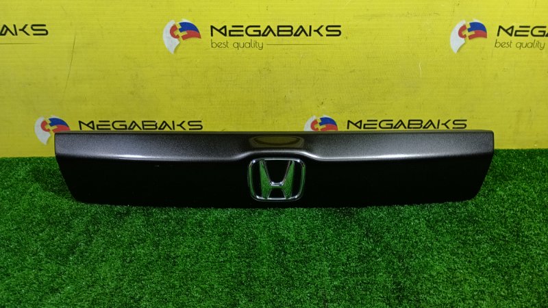 Накладка 5-й двери HONDA STREAM RN8 R20A 2008 (б/у)