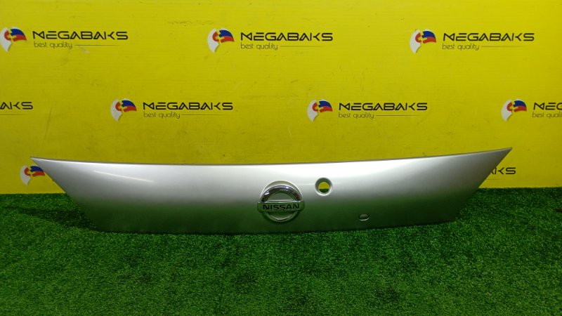 Накладка 5-й двери NISSAN WINGROAD WFY11 QG15DE 2004 (б/у)