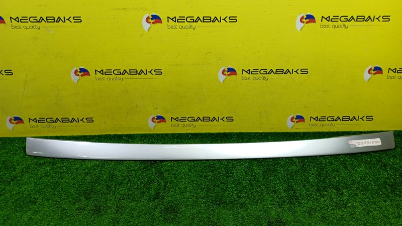 Накладка 5-й двери NISSAN WINGROAD WFY11 QG15DE 2004 (б/у)