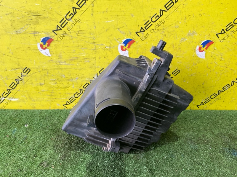 Корпус воздушного фильтра CADILLAC CTS MK2 LF1 2010 10393948 ,12594942 (б/у)