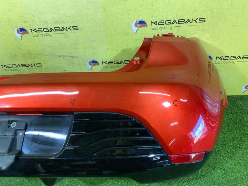 Бампер RENAULT CLIO BH98 H5F 2014 задний (б/у) Бампер RENAULT CLIO BH98 H5F 2014 задний (б/у)