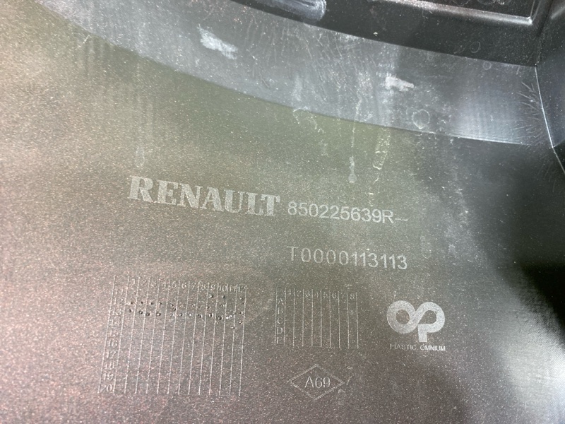 Бампер RENAULT CLIO BH98 H5F 2014 задний (б/у) Бампер RENAULT CLIO BH98 H5F 2014 задний (б/у)