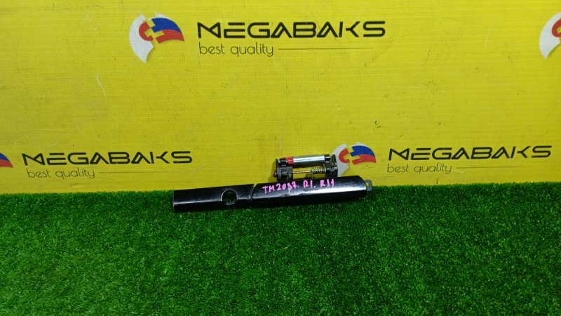 Ручка двери SUBARU R1 RJ1 EN07E 2005 правая (б/у) Ручка двери SUBARU R1 RJ1 EN07E 2005 правая (б/у)