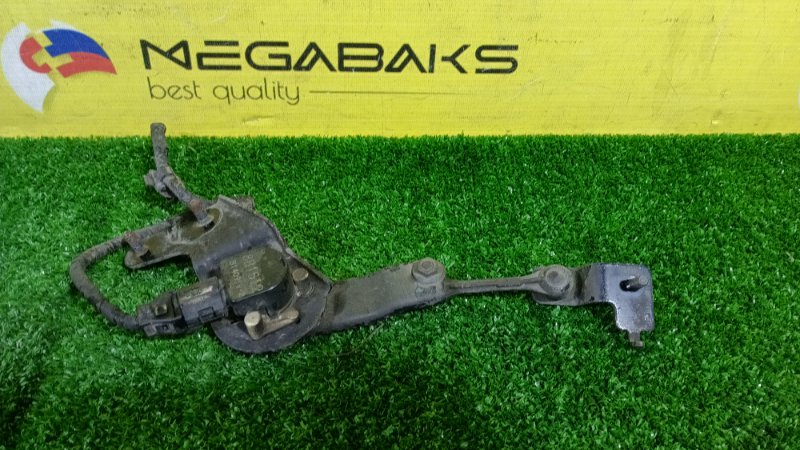 Датчик положения кузова SUBARU FORESTER SH5 EJ204 2008 задний (б/у) Датчик положения кузова SUBARU FORESTER SH5 EJ204 2008 задний (б/у)