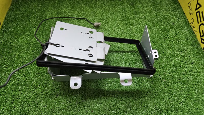 Крепление автомагнитолы HONDA FIT GE6 L13A 2010 (б/у)