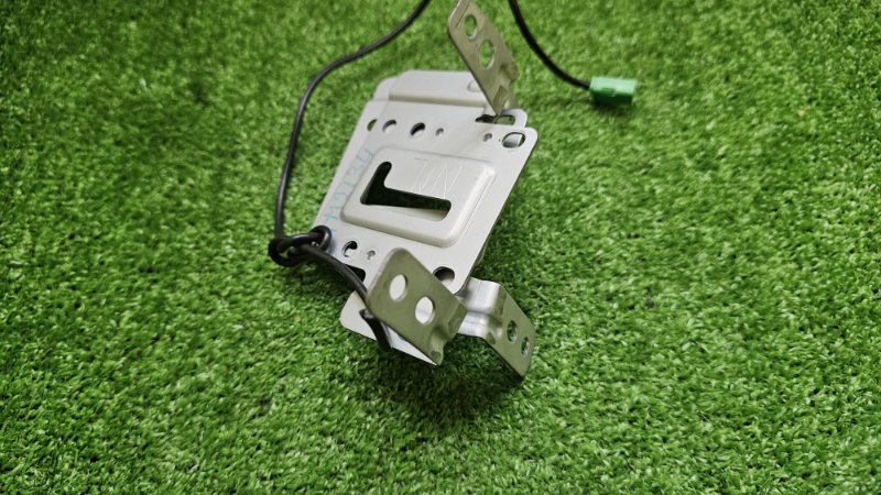 Крепление автомагнитолы NISSAN NOTE E12 HR12DDR 2013 (б/у)