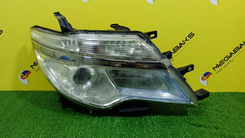 Фара NISSAN SERENA C26 2015 правая 100-23683 (б/у)