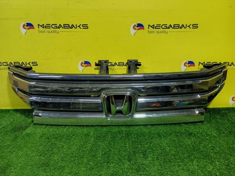 Решетка радиатора HONDA STEP WAGON RK6 R20A 2011 210-22015 (б/у)