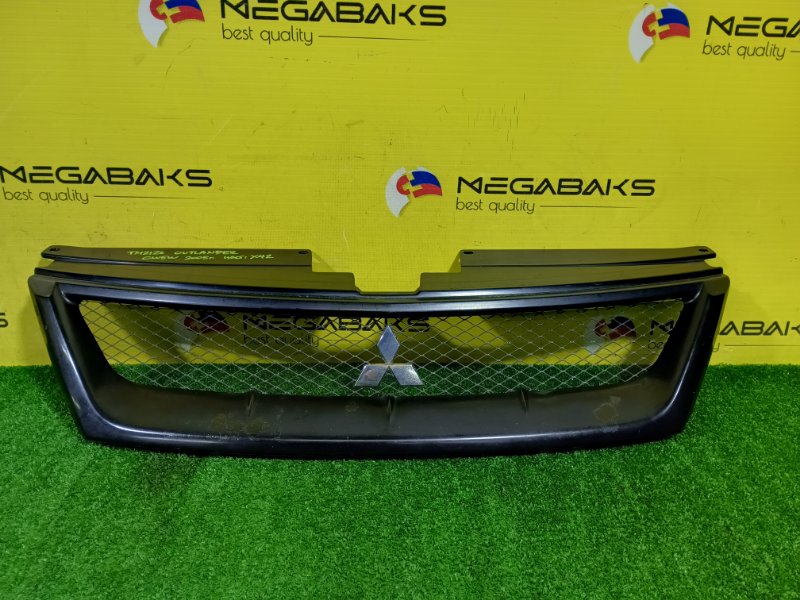 Решетка радиатора MITSUBISHI OUTLANDER CW5W 4B12 2005 (б/у)