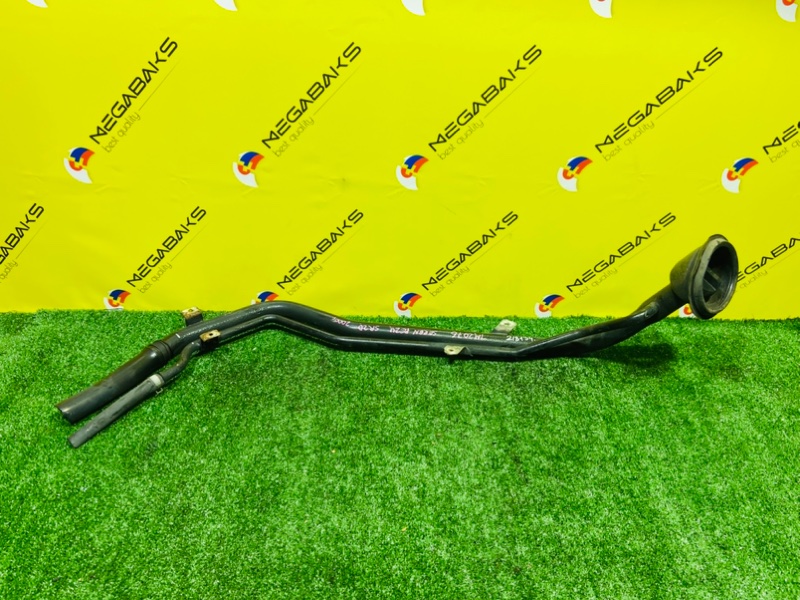 Горловина топливного бака NISSAN SERENA PC24 SR20DE 2000 (б/у)