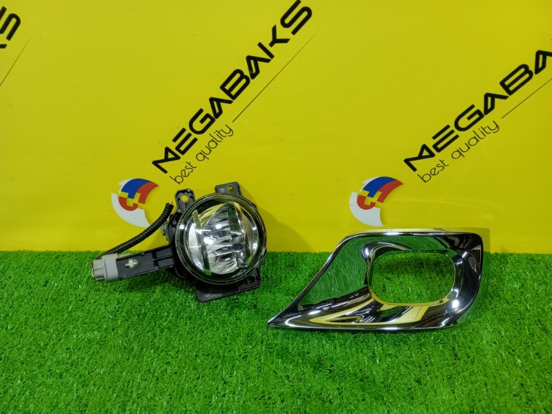 Туманка DAIHATSU CAST LA260S левая 114-11092 (б/у)