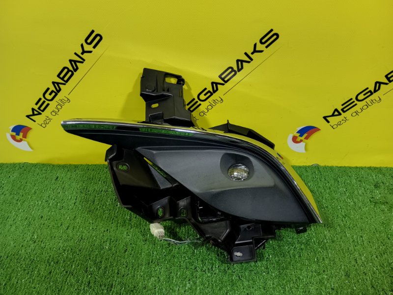 Туманка MAZDA ATENZA GJ2FW 2017 левая 114-65070 (б/у)