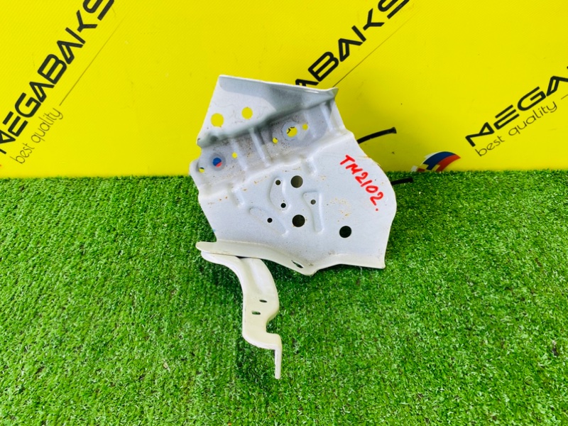 Кронштейн HONDA SHUTTLE GP8 LEB 2018 передний левый (б/у)