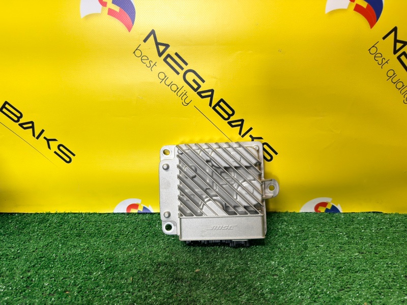 Усилитель магнитофона MAZDA AXELA BM2FS SH-VPTR 2014 (б/у)