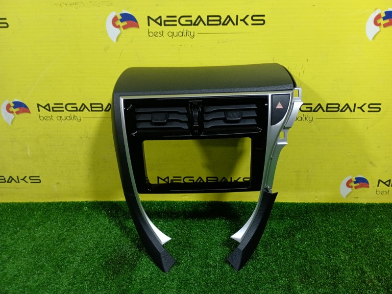 Консоль магнитофона TOYOTA RACTIS NCP120 1NZ-FE 2015 (б/у)