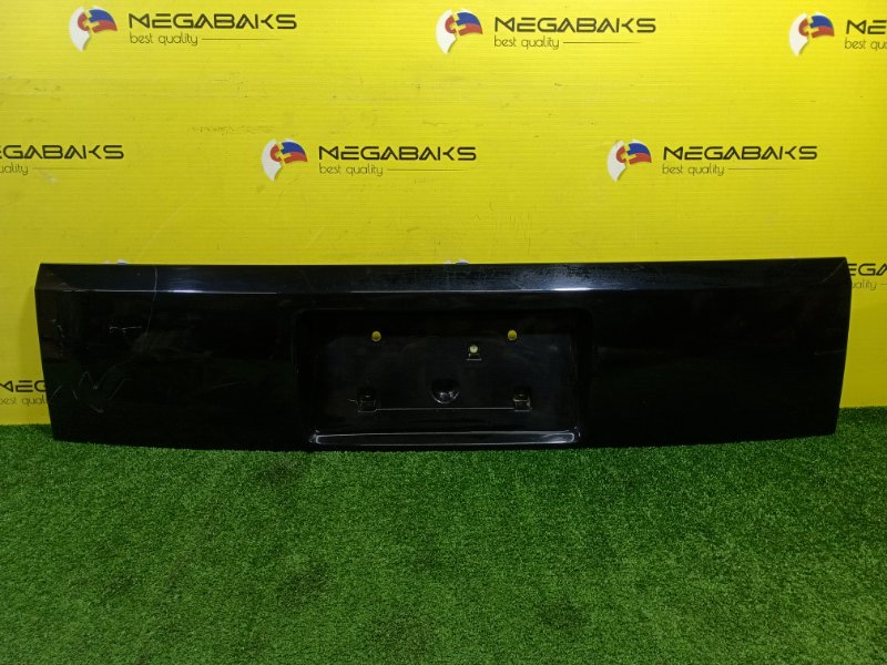 Накладка 5-й двери MITSUBISHI DELICA D5 CV5W 4B12 2010 (б/у)