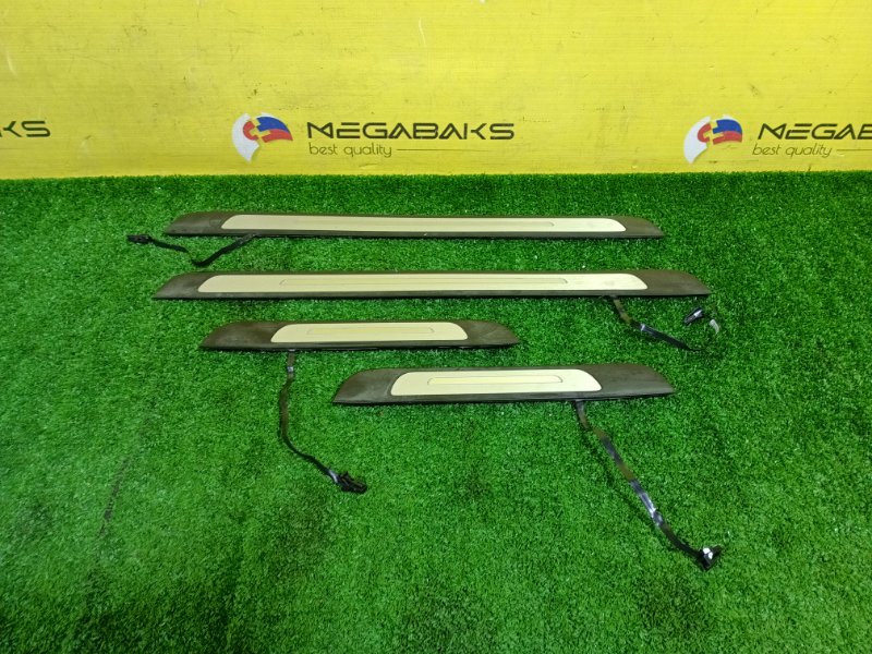 Порожек пластиковый AUDI A6 C7 CHV 2014 (б/у)