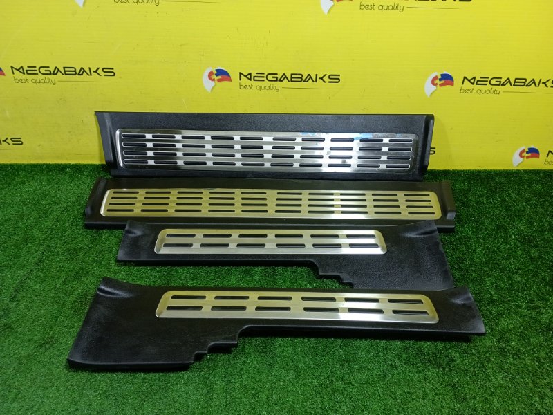 Порожек пластиковый HONDA ELYSION RR2 K24A 2008 (б/у)