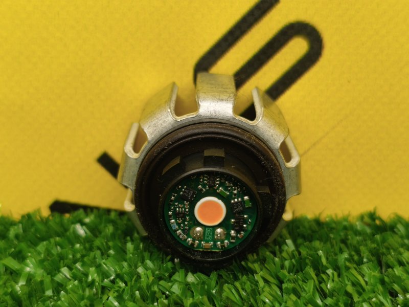 Лампа светодиодная TOYOTA HARRIER LY5B (б/у)