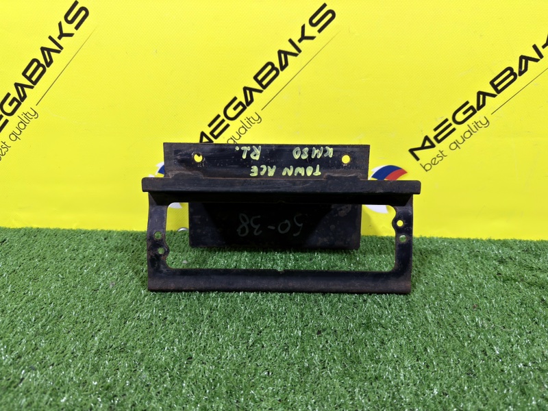 Стоп-сигнал TOYOTA TOWN ACE KM80 левый (б/у)