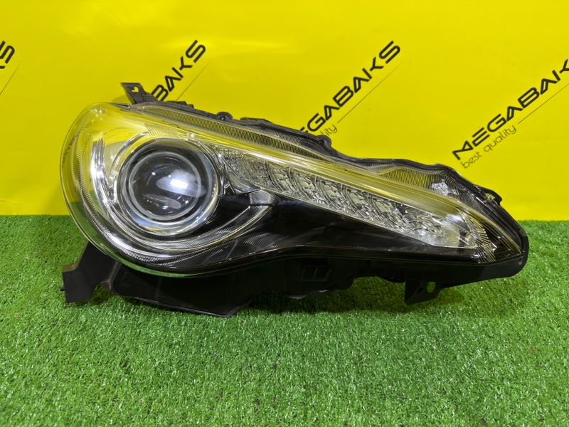 Фара TOYOTA GT86 ZN6 FA20 правая 100-60083 (б/у)