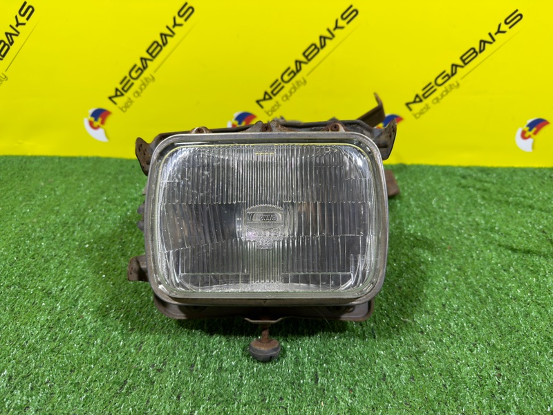 Фара MITSUBISHI STARION A183A G63B правая MB377185 (б/у)