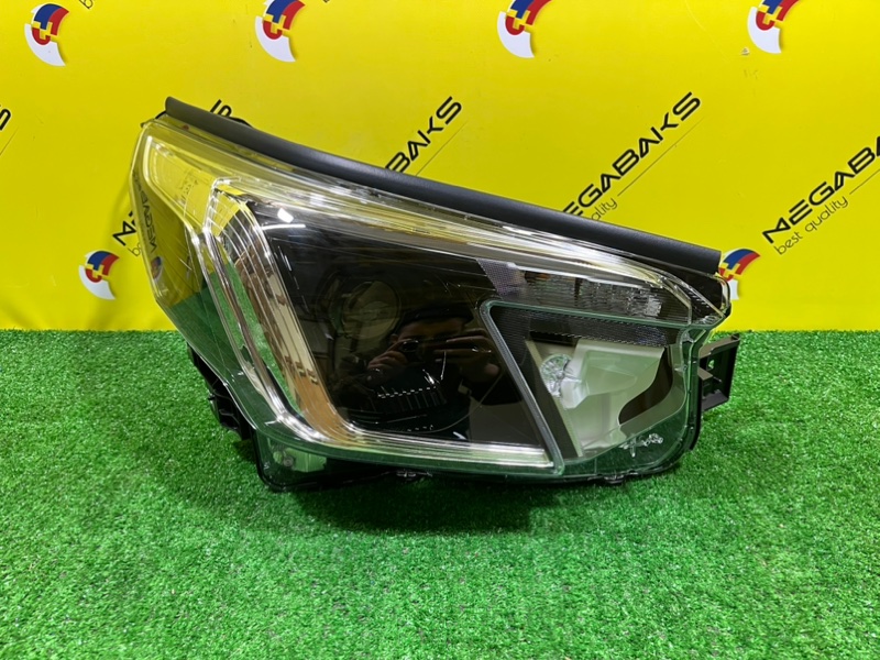 Фара SUBARU FORESTER SK передняя правая