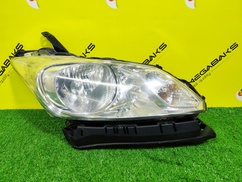 Фара HONDA FREED GB3 L15A 2013 правая 100-62054 (б/у)