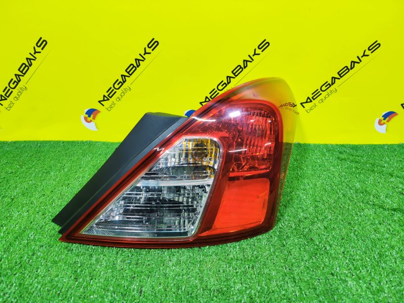 Стоп-сигнал NISSAN LATIO N17 HR12DE 2012 правый T005 (б/у)