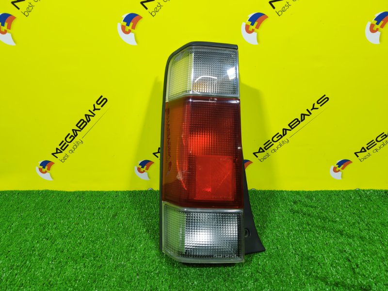 Стоп-сигнал MAZDA BONGO FRIENDEE SG5W J5 1997 левый 043-1485 (б/у)