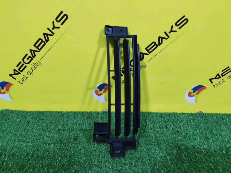 Заглушка бампера MITSUBISHI DELICA D5 CV5W 4B12 передняя левая (б/у)