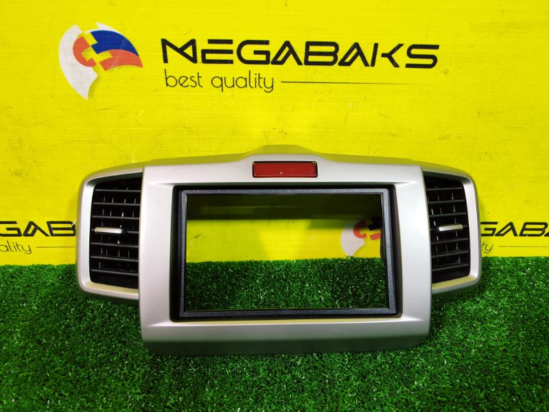 Консоль магнитофона HONDA FREED GP3 LEA 2013 (б/у)