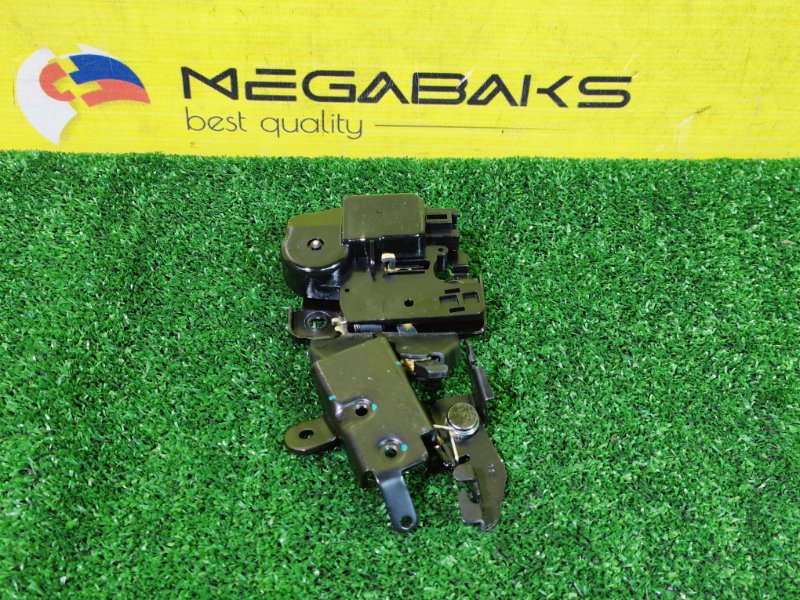 Замок багажника NISSAN LATIO N17 HR12DE 2012 (б/у)