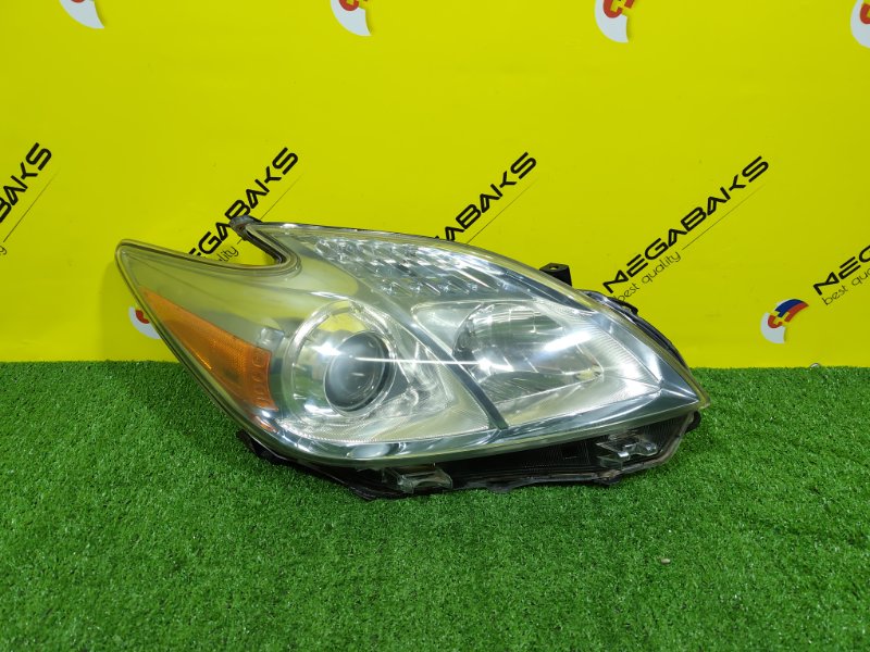 Фара TOYOTA PRIUS ZVW30 правая 47-33 (б/у)