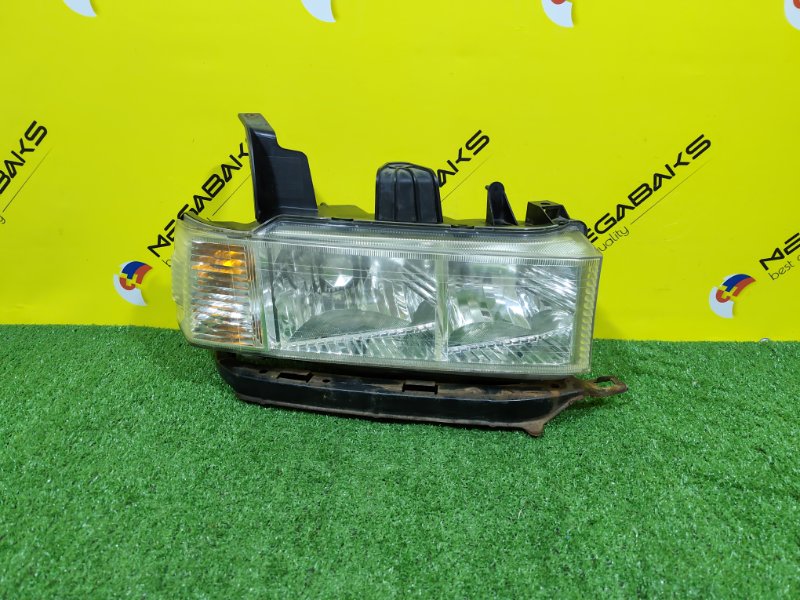 Фара HONDA MOBILIO SPIKE GK1 L15A 2002 правая P3127 (б/у)