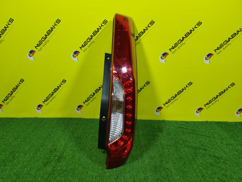 Стоп-сигнал NISSAN X-TRAIL DNT31 M9R 2011 правый 220-23308 (б/у)