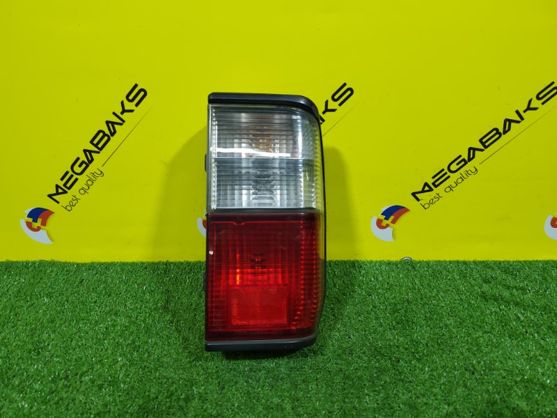 Стоп-сигнал MAZDA BONGO SK82M F8 2008 правый 220-61471 (б/у)