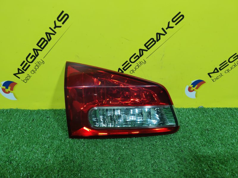 Стоп вставка NISSAN WINGROAD Y12 2012 левый 132-24857 (б/у)