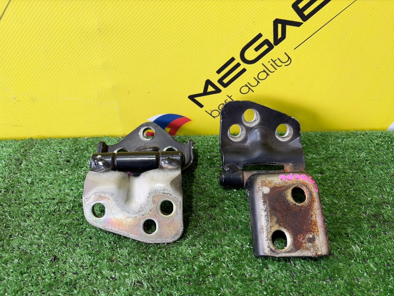 Петля 5-й двери SUZUKI JIMNY JB23W K6A-T 2002 (б/у)