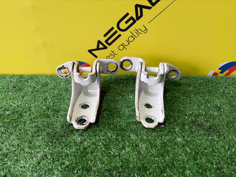 Петля дверная HONDA MOBILIO SPIKE GK1 L15A 2002 передняя правая (б/у)