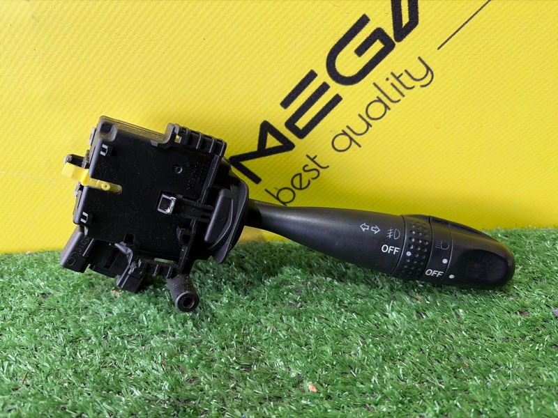 Блок подрулевых переключателей SUBARU R2 RC1 EN07D 2004 правый (б/у)