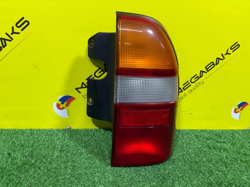 Стоп-сигнал SUZUKI ESCUDO TD52W J20A 1998 правый 220-32077 (б/у)