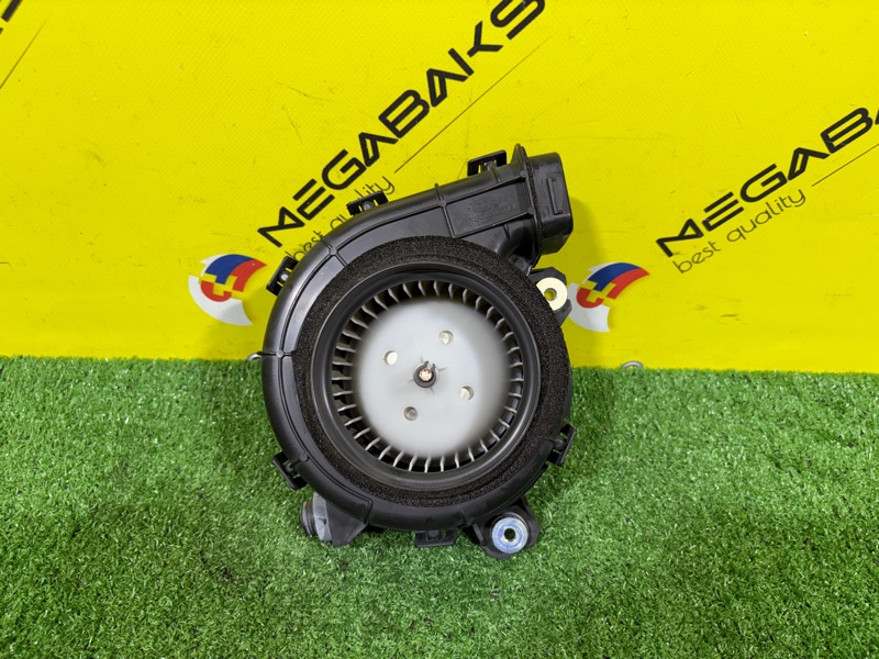 Мотор охлаждения батареи HONDA FREED SPIKE GP3 LEA 2012 T1012891P (б/у)