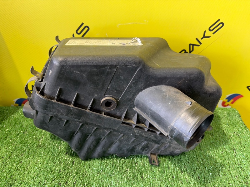 Корпус воздушного фильтра TOYOTA CALDINA ST198 3S-FE 2000 17701-64300 (б/у)