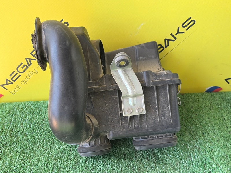 Корпус воздушного фильтра MAZDA BONGO SK82M F8 2008 (б/у)