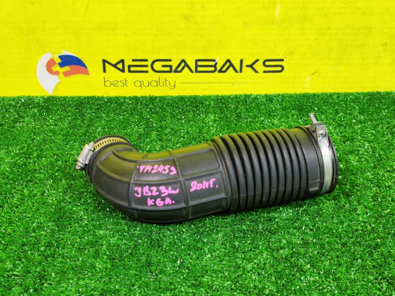 Патрубок воздушного фильтра SUZUKI JIMNY JB23W K6A-T 2011 (б/у)
