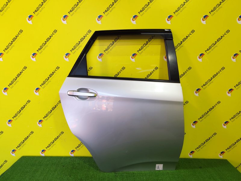 Дверь TOYOTA RACTIS NCP120 1NZ-FE 2012 задняя правая (б/у)