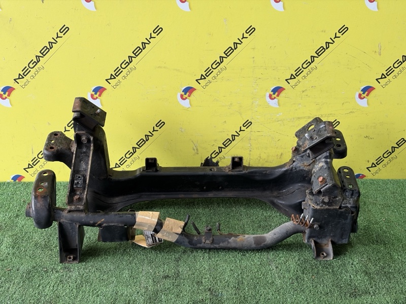 Балка подвески MITSUBISHI PAJERO IO H66W 4G93 1999 передняя (б/у)