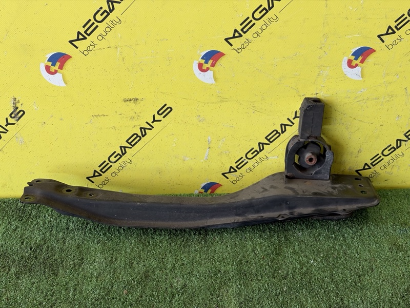 Балка под двс TOYOTA VOLTZ ZZE136 1ZZ-FE 2003 (б/у)